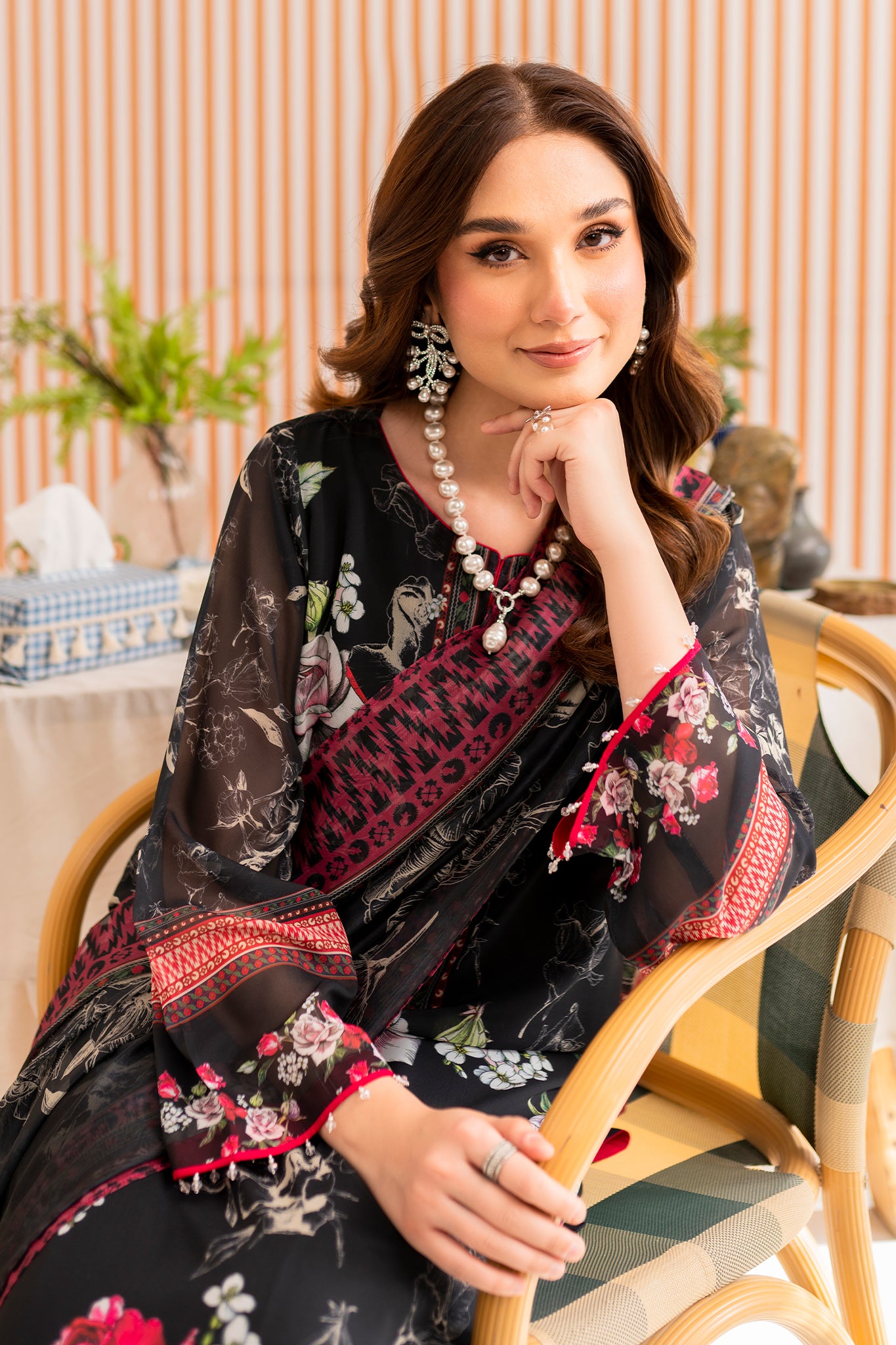 RAYA - 3 piece printed georgette in black with roses